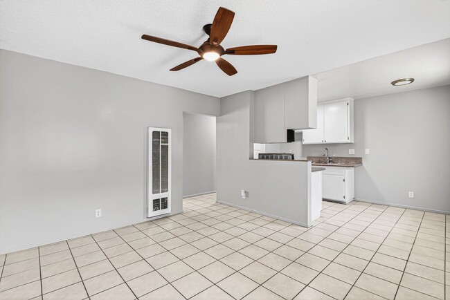 Photo - 210 E 29th St Unidad 02