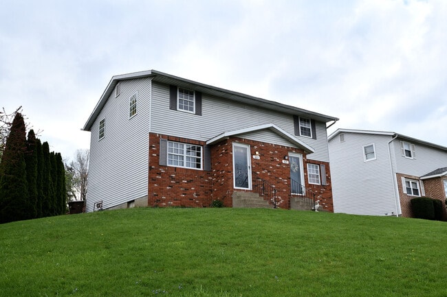 Photo - 1823 Koran Ave NW