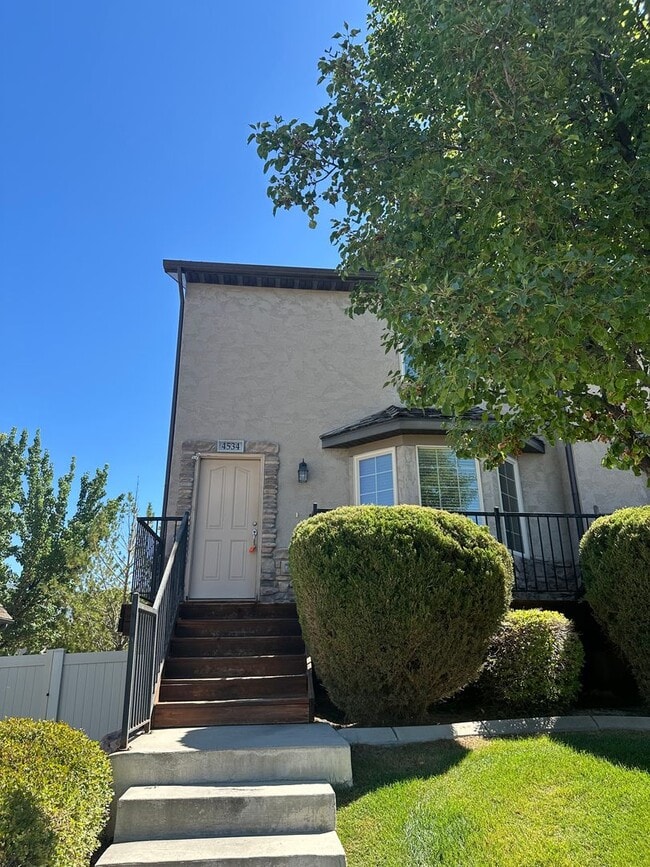 Photo - GET $1000 OFF THE FIRST MONTHS RENT!!!