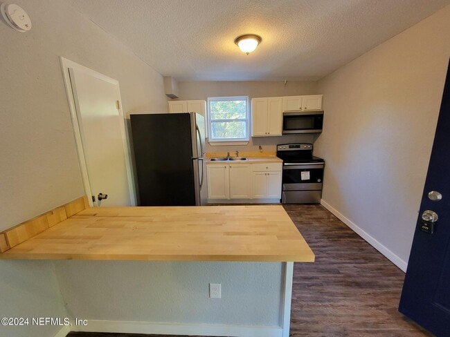 Photo - 3018 Pearce St