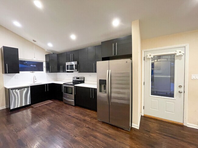 Photo - 7449 Wilson Ter