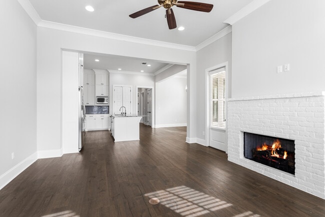 Photo - 2048 Perennial Ln