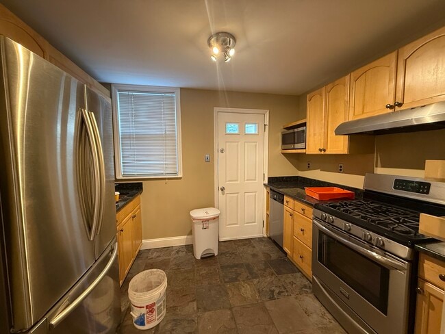 Photo - 425 McClellan St
