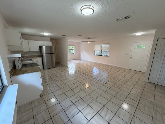 Photo - 17359 Sapp Pl