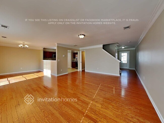 Photo - 2440 Sheldon Pl