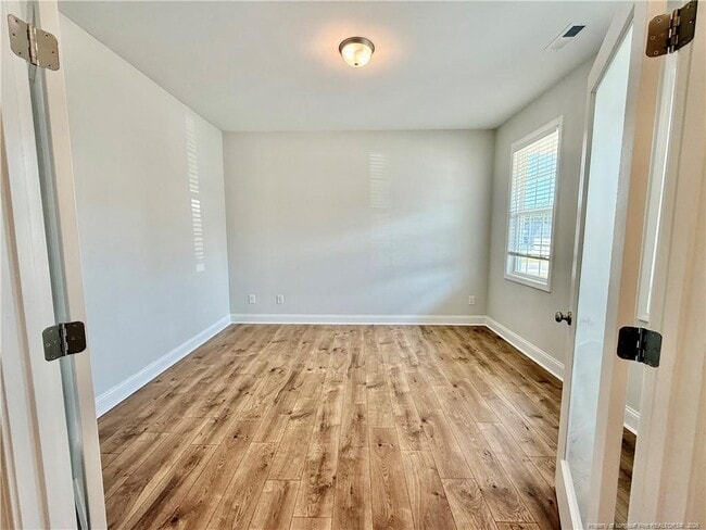 Photo - 155 Silk Oak Dr