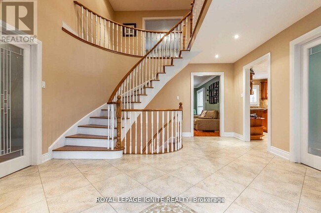 Photo - 16 Chalmers Ct