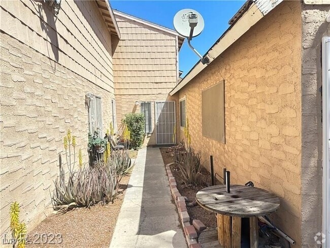 Building Photo - 5167 Greene Ln Unit K Rental