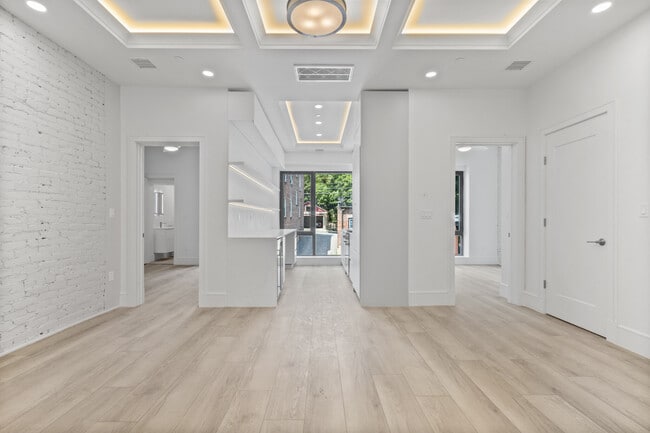 Photo - 1578 Beacon St Unit PH1