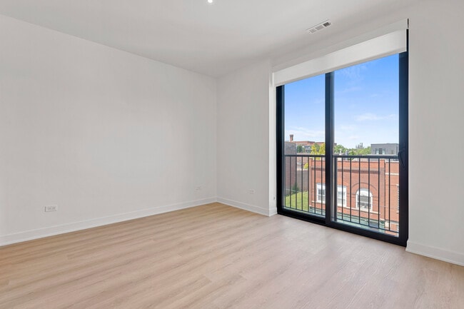 Photo - 1801 W Grand Ave Unidad 405