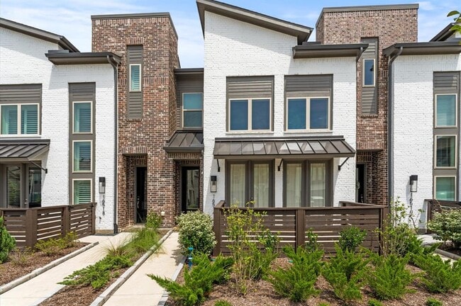 Building Photo - 16514 Lake Austin St Rental
