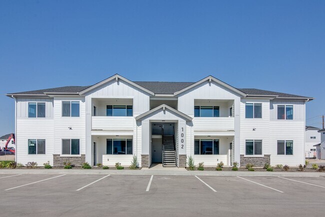 Building Photo - Now Leasing! Brand New, Location, Community, Quality Living! Unit G202
