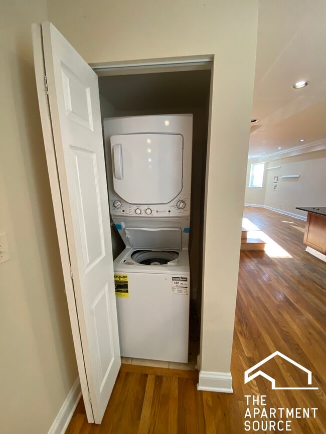 Photo - 6949 N Oakley Ave Unit 3