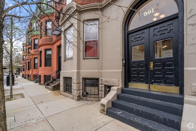 Building Photo - 591 Beacon St Unit 3 Rental