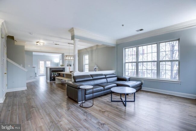 Photo - 8069 Gatehouse Rd