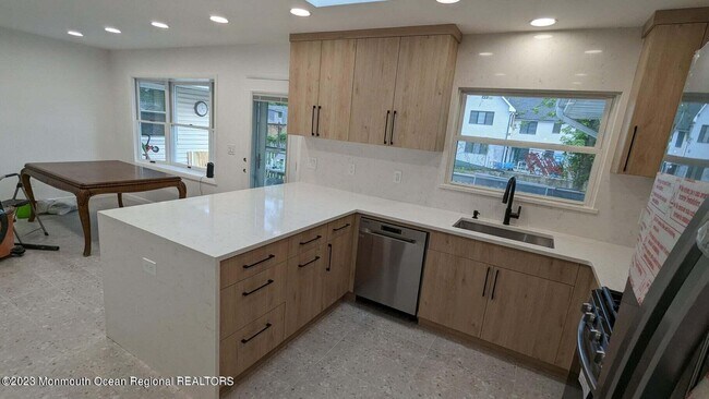 Photo - 254 Garfield Ave