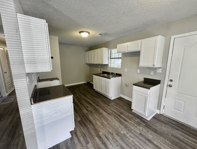 Photo - Newly Renovated 4 bedroom 2 bathroom home - Open to Section 8