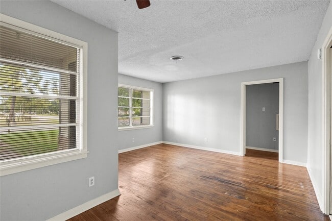 Photo - 7450 Lakewood Dr