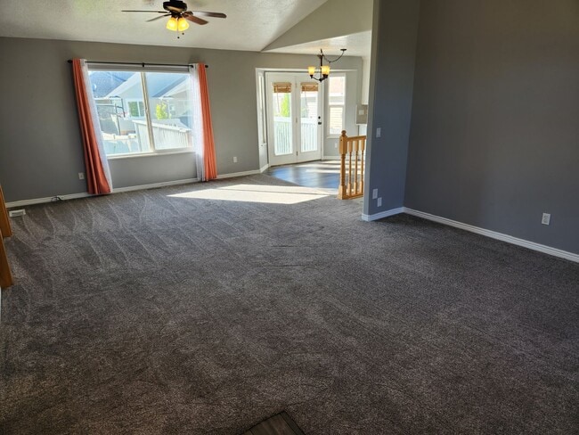Photo - 496 W 100 N St