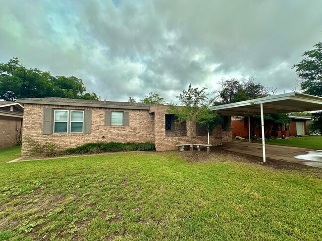 Building Photo - 5307 25th St Rental
