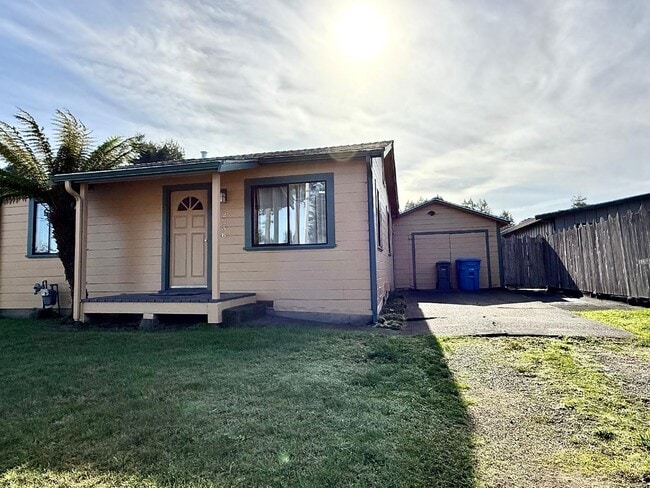 Photo - 2236 Home Dr