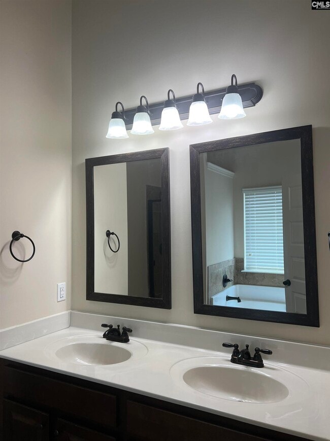 Photo - 52 Gilmerton Ct