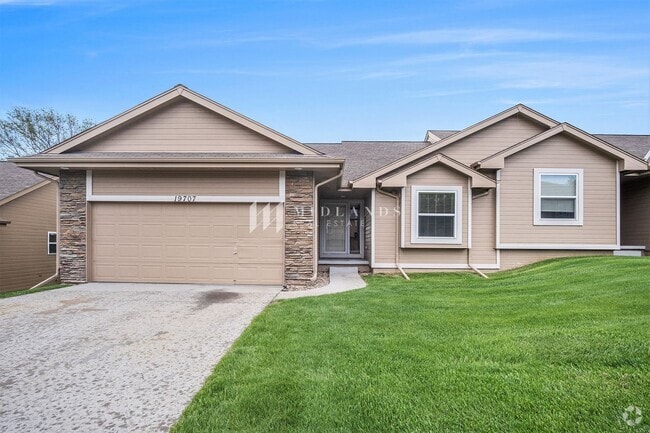 Building Photo - Ranch Townhome in Shadow View