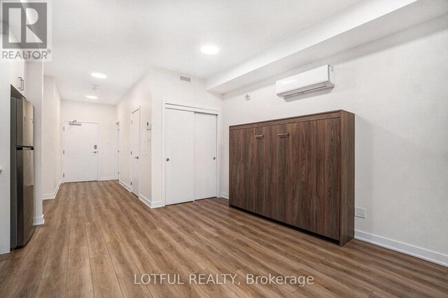 Photo - 630 Churchill Ave N