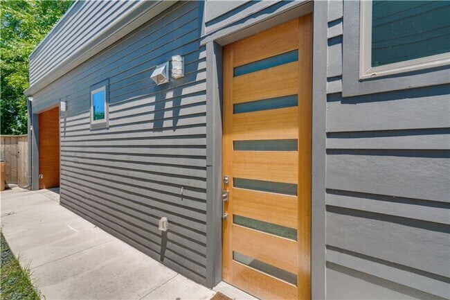 Photo - 3010 East 18th 1/2 Street Unit 2 Austin, T...