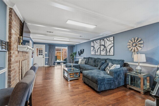 Photo - 2938 Camelot Ln
