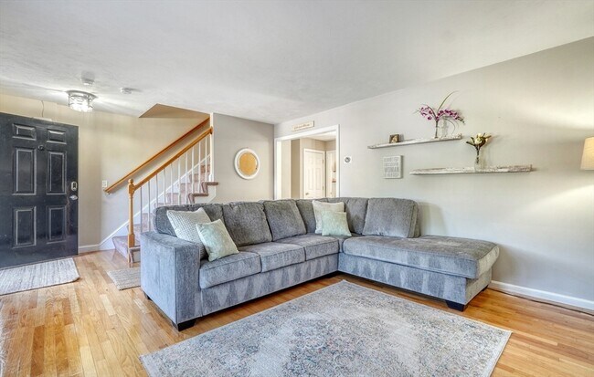 Photo - 39 Mechanic St