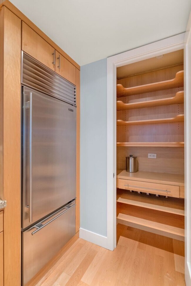 Photo - 120 E Rio Salado Pkwy