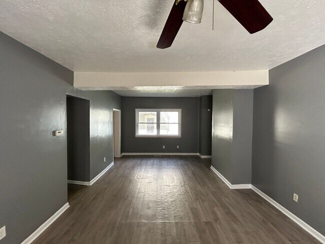 Photo - 224 7th St Unidad 224 7th St Down