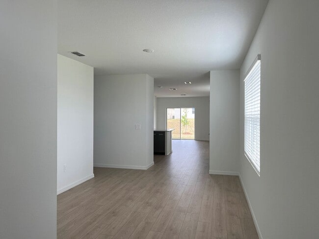 Photo - 3304 White Indigo