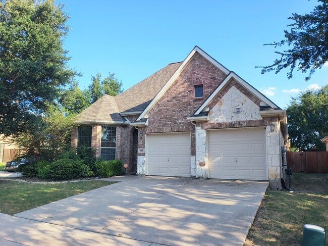 Photo - 824 Lake Grove Dr