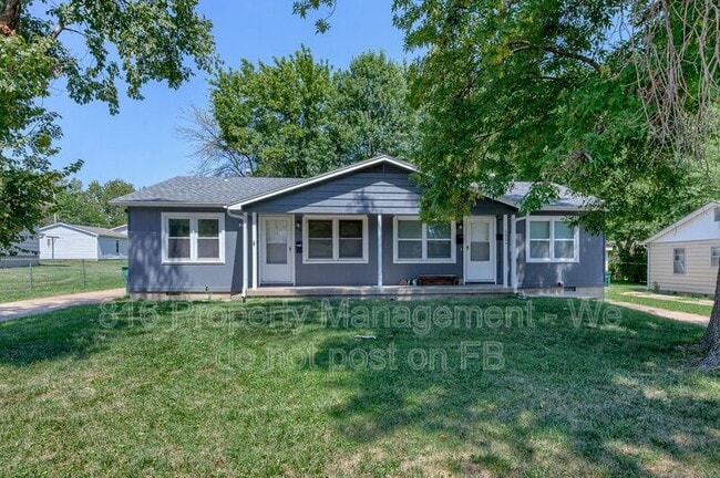 Building Photo - 602 SE 5th St Unit 2