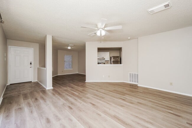 Photo - 7034 Cole Creek Dr