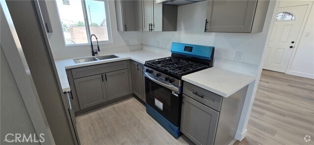 Building Photo - 835 E 92nd St Unit 4 Rental
