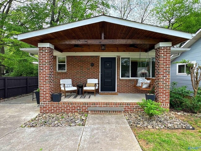 Building Photo - 1612 NE Wellman Ave