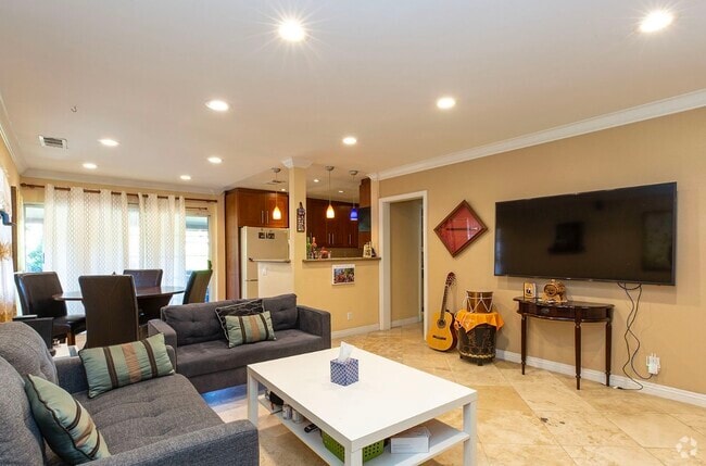Building Photo - 7766 N Glenoaks Blvd Rental