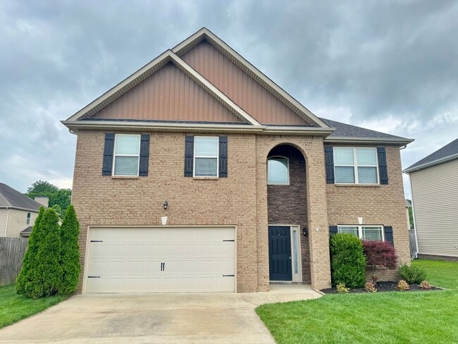 Beautiful 5 Bedroom, 3 Bath home located n... - Beautiful 5 Bedroom, 3 Bath home located n...