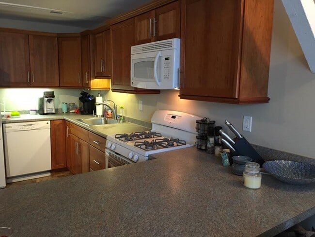 Photo - 940 Water St