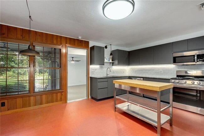Photo - 4504 Elwood Rd