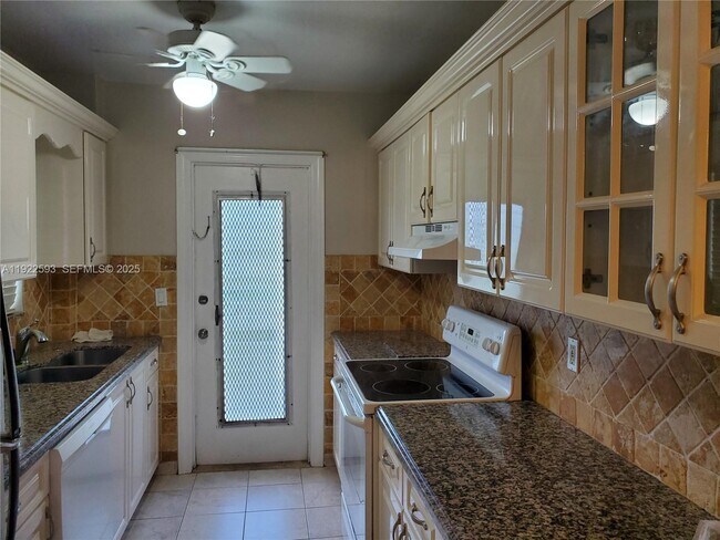 Photo - 1450 Atlantic Shores Blvd Unit 317