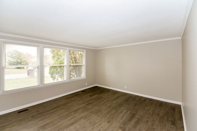 Photo - 301 Copeland Rd