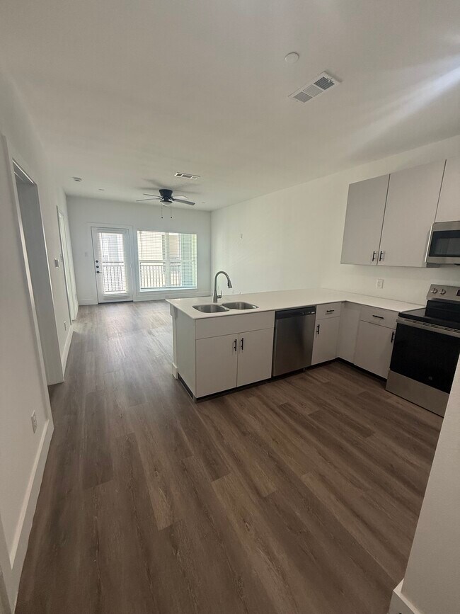 Pin Oaks Apartments