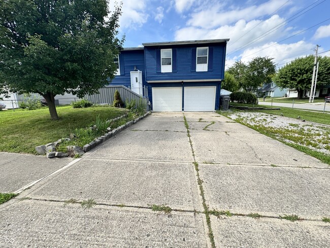 Building Photo - 5530 Yucatan Dr Rental