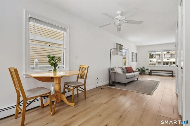 Photo - 19 Windy Knolls Unit Right Side