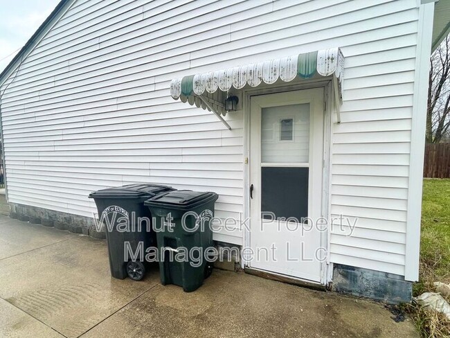 Photo - 566 Walnut St