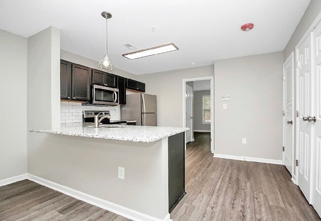 Photo - Charming 1 Bedroom/1 Bathroom Condo - Newl...